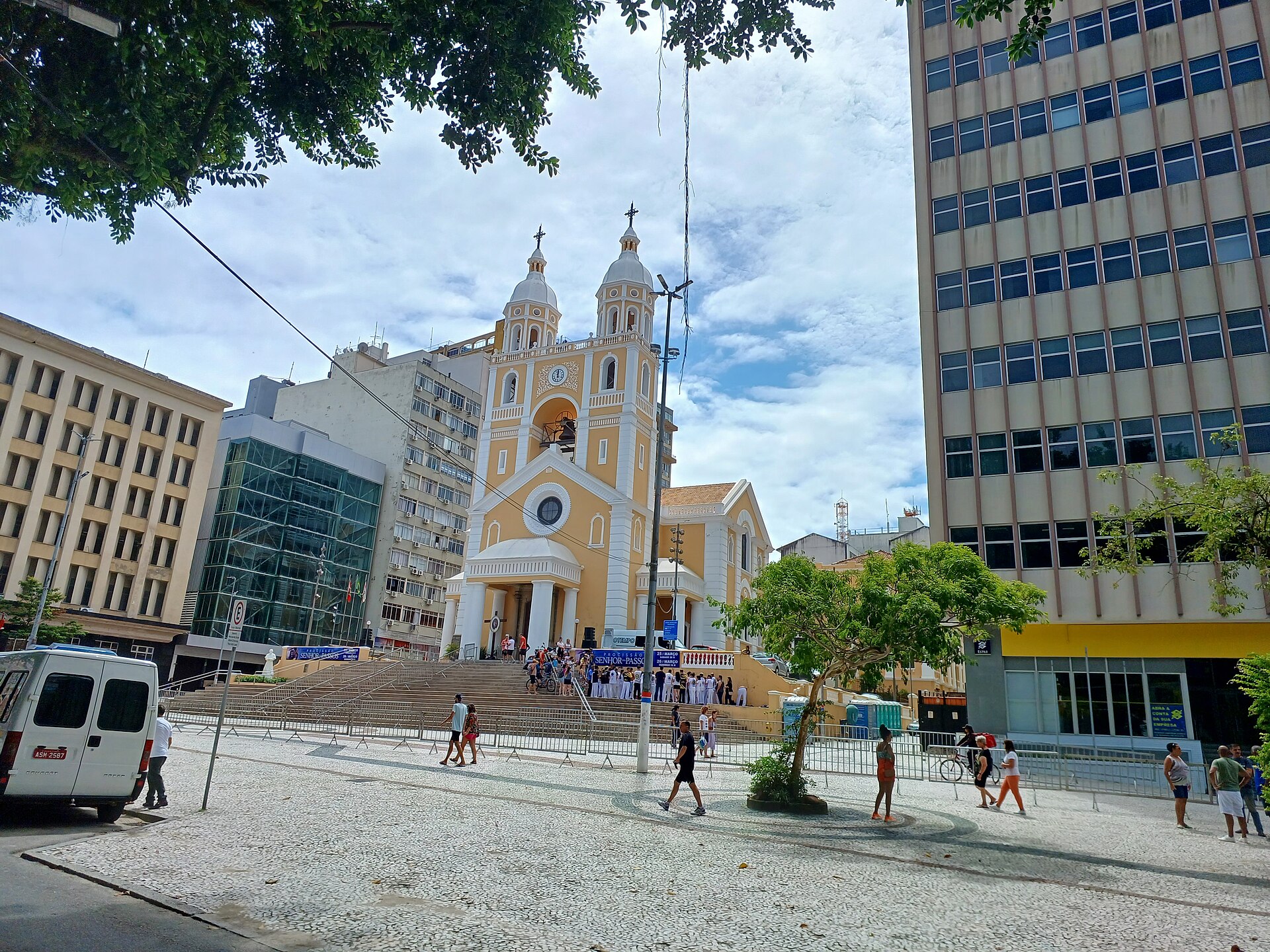 Catedral Metropolitana, vista da praça